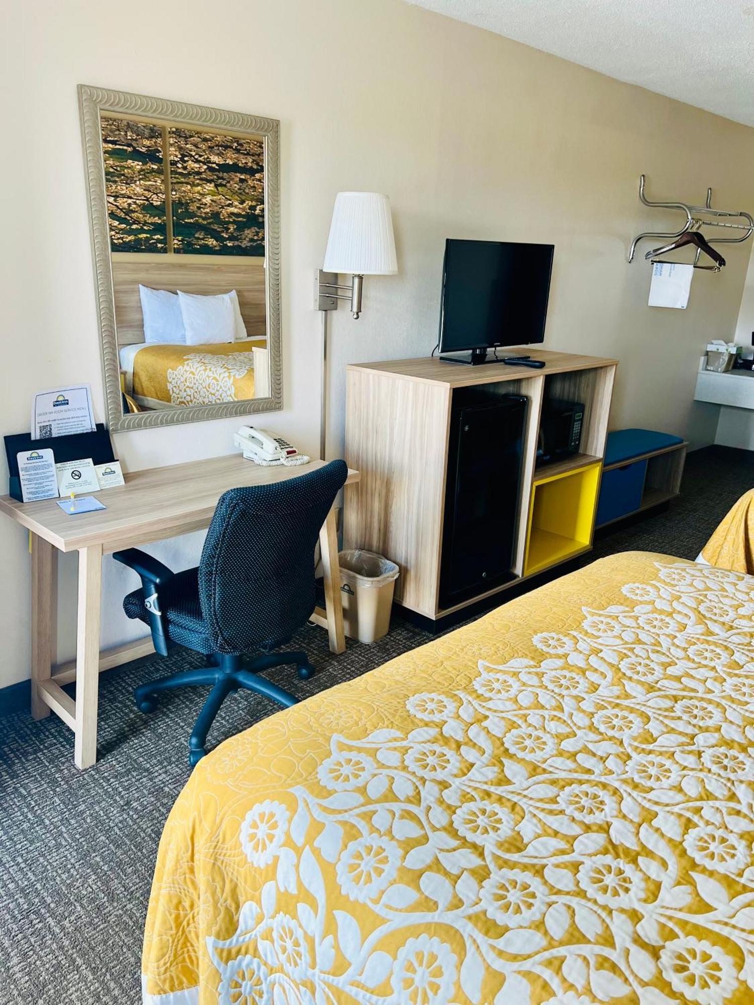 Days Inn By Wyndham Fort Wayne Bagian luar foto